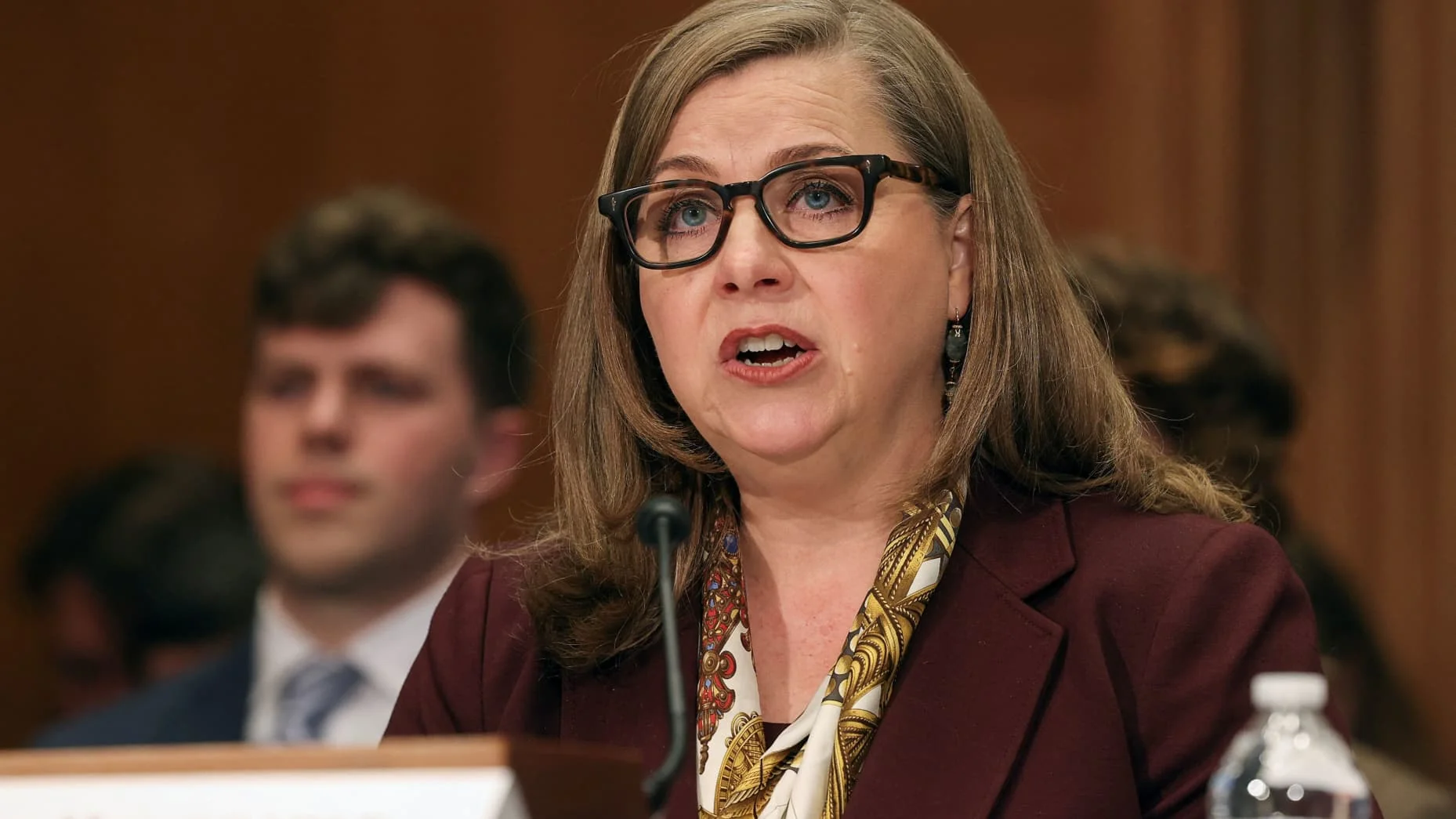 Federal Reserve Board Governor Michelle Bowman出席听证会(路透社图片)